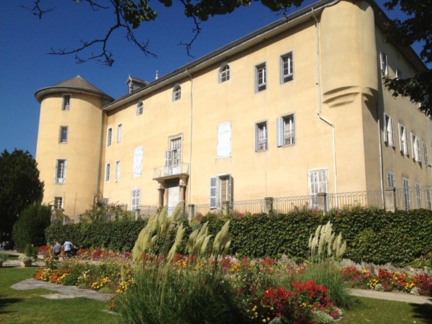 EHPAD Foyer Notre Dame façade fleurie