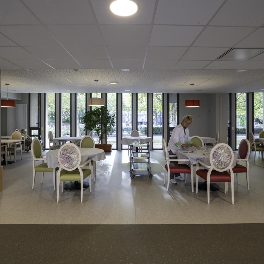 ehpad_sainte-marthe_salle-a-manger