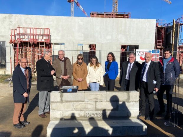 Pose premiere pierre EAM Saint Joseph 2